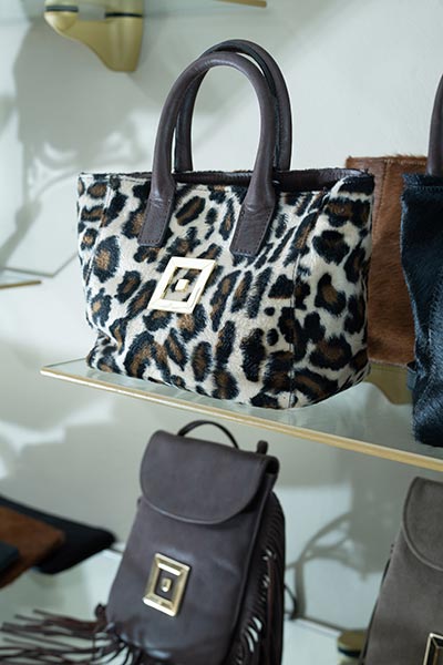 Themis Z - Flagship store gallery image