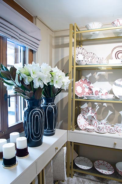 Themis Z - Flagship store gallery image