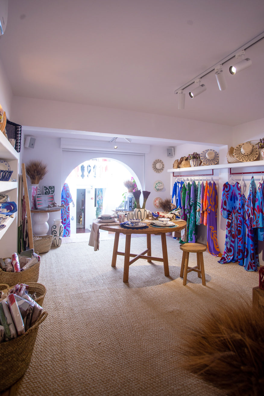 Themis Z - Flagship store gallery image