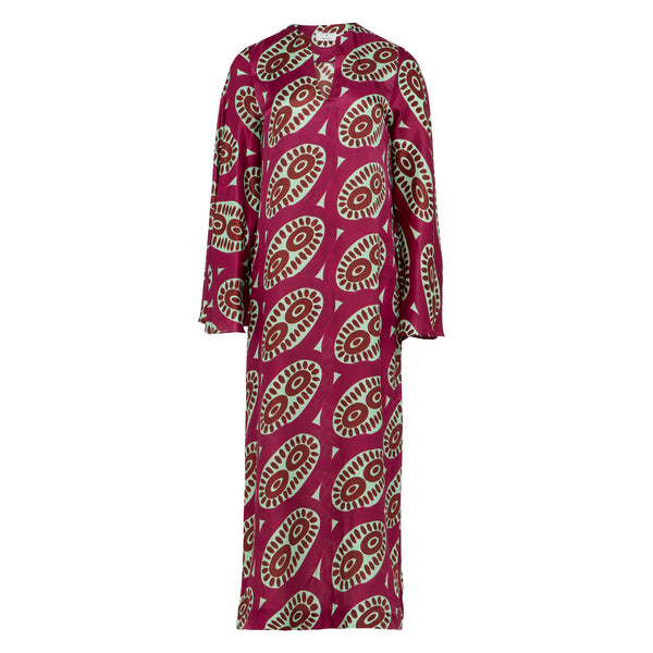 The Selene Long Kaftan Dress is a flowing and elegant piece designed for effortless sophistication. Composition: 70% Silk, 30% Viscose Relaxed fit Dry clean.