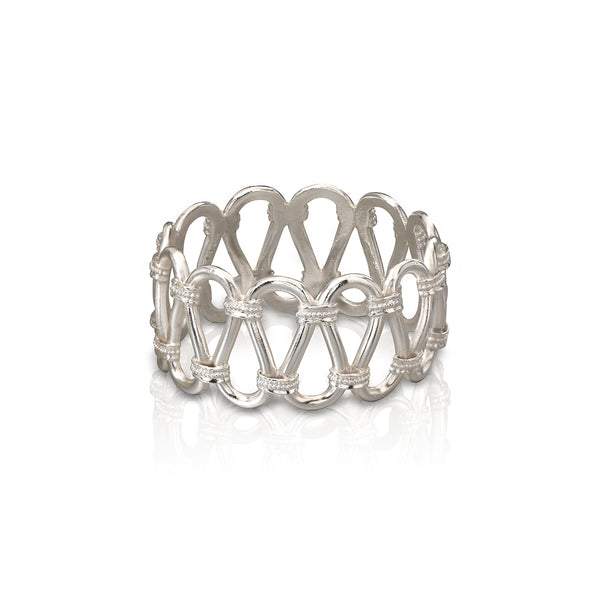 Ilias Lalaounis x THEMIS Z limited edition napkin rings: 3 elegant pieces blending artistry, craftsmanship, and luxury for a refined “Art de la Table” setting.